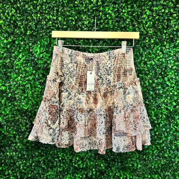 Dresses & Skirts - Allison Short Skirt Size Medium Multi Color NWT
